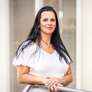 Claudia Hahn